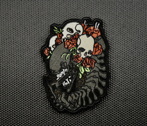 ALIEN SKULLS & ROSES MORALE PATCH - Tactical Outfitters